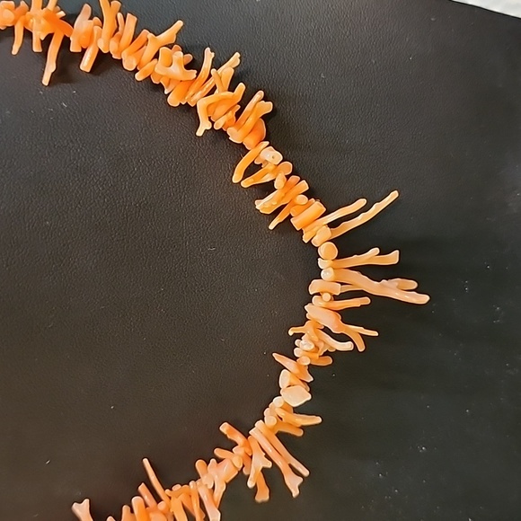 SALE faux coral necklace - Picture 3 of 4